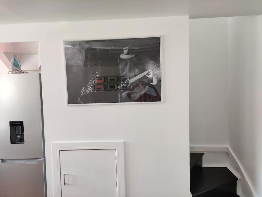 The Old Bar In Wiltshire - 1 Bedroom Guesthouse Chippenham  Buitenkant foto